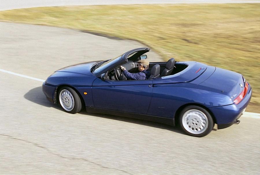  Alfa Romeo Spider (916S) 1995 года  (фото 16 из 26)